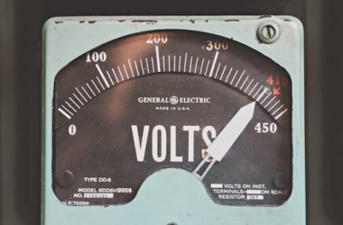5 Things You Should Know About Surge Protectors And Why You Need Them